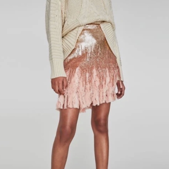 Zara  Rose Gold Contrasting Sequin Ruffle Frayed Mini Skirt Size S - Picture 1 of 16